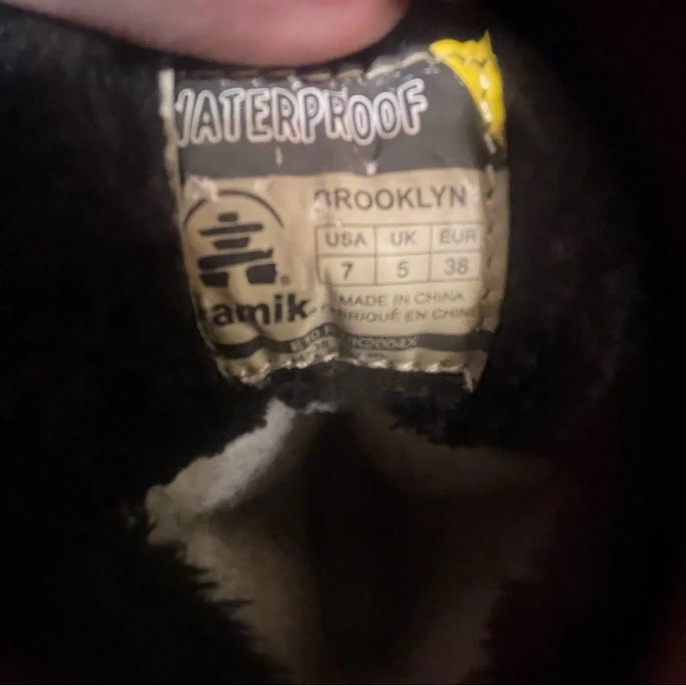 Kamik Brooklyn Women's Black and Pink Winter Boots - Picture 7 of 7